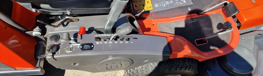 Husqvarna Rider Proflex PF21AWD 4x4 Rasentraktor (D'occasion) à