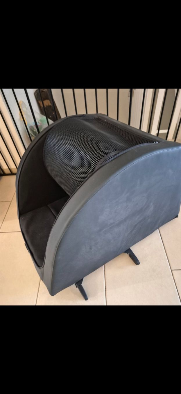 Niches, paniers: Hundebox, hohe Qualität mit Isofix – D'occasion à winterthur par goldfischt 2
