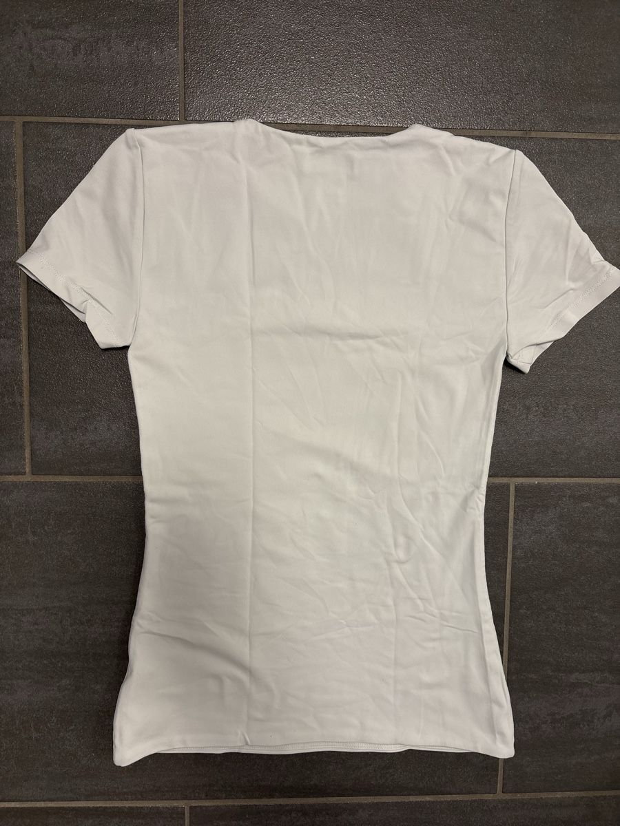 T-shirt: Babaton Contour T-Shirt S – Usato da Rümlang venduto da svent 6