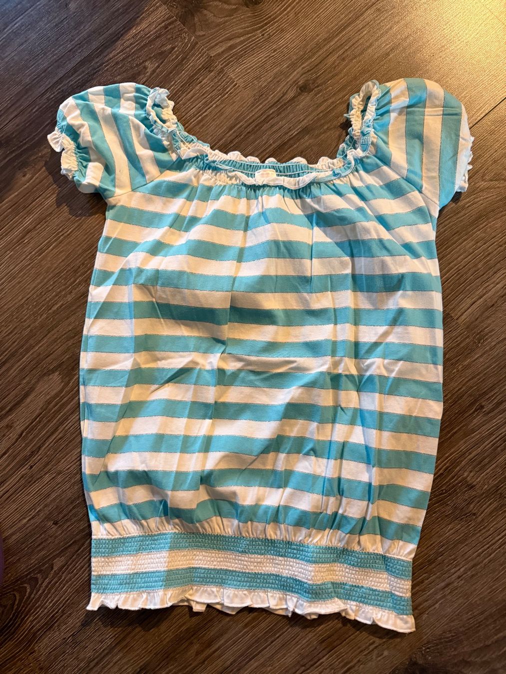 C&A Blusen, T-Shirts & Tops: T shirt neuf 176 – Gebraucht aus chermignon von pioupioumf