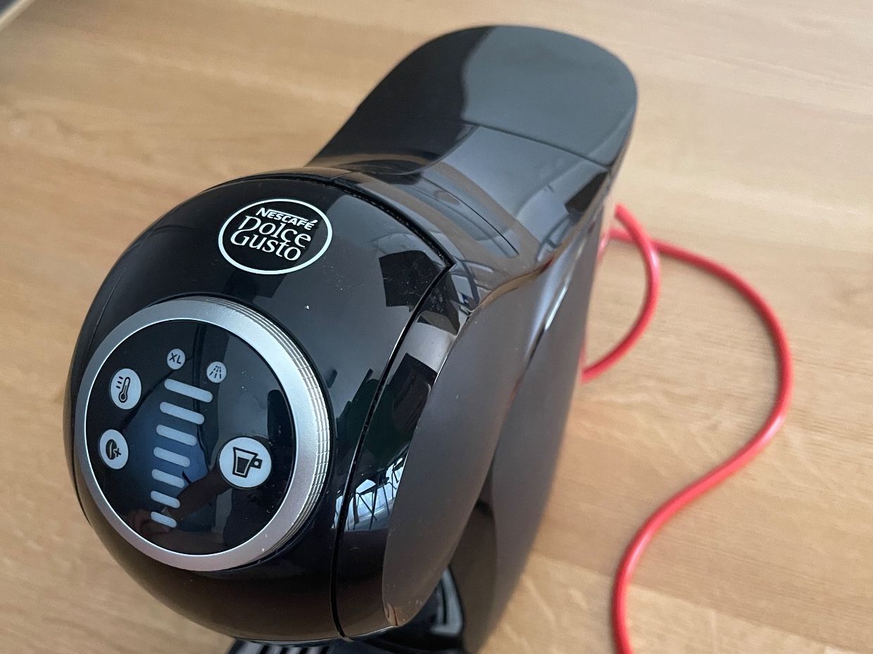 De'Longhi Kaffeemaschinen & Espressomaschinen: Dolce Gusto DeLonghi Genio S plus – Gebraucht aus Kloten von nicmau289