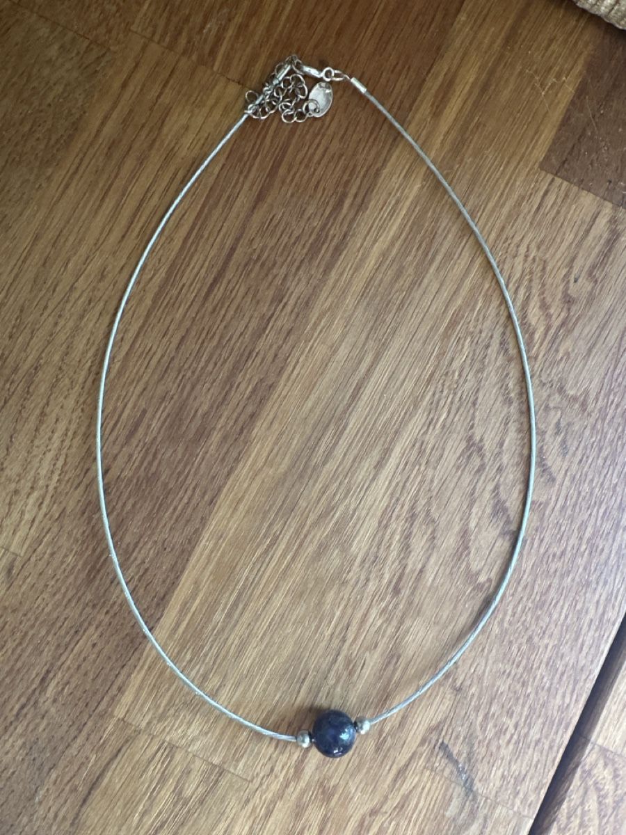Catenine: Lila Stein Pendant Necklace - Silver, Adjustable Length – Usato da Zürich venduto da car_68nt