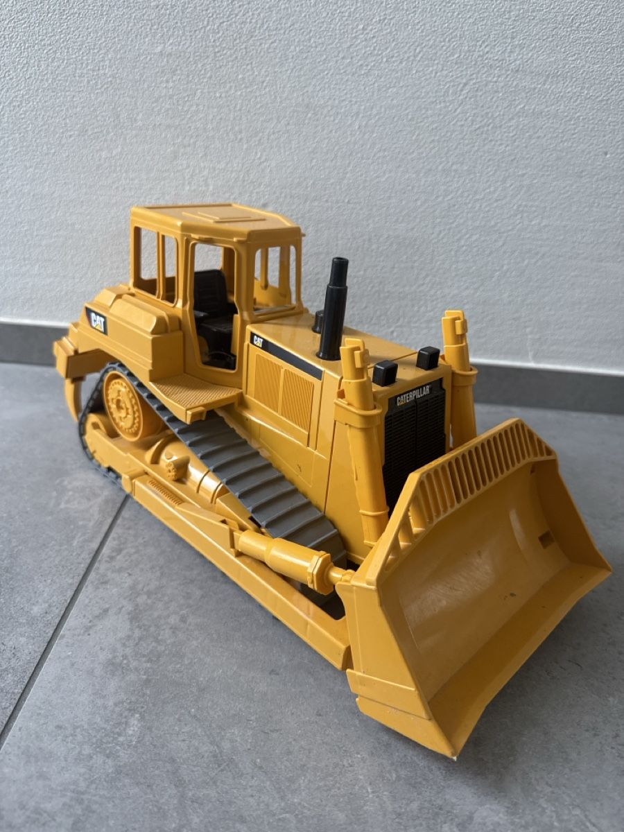 Bruder Jouets: Bulldozer CAT Bruderer – D'occasion à Hettlingen par Mariy555