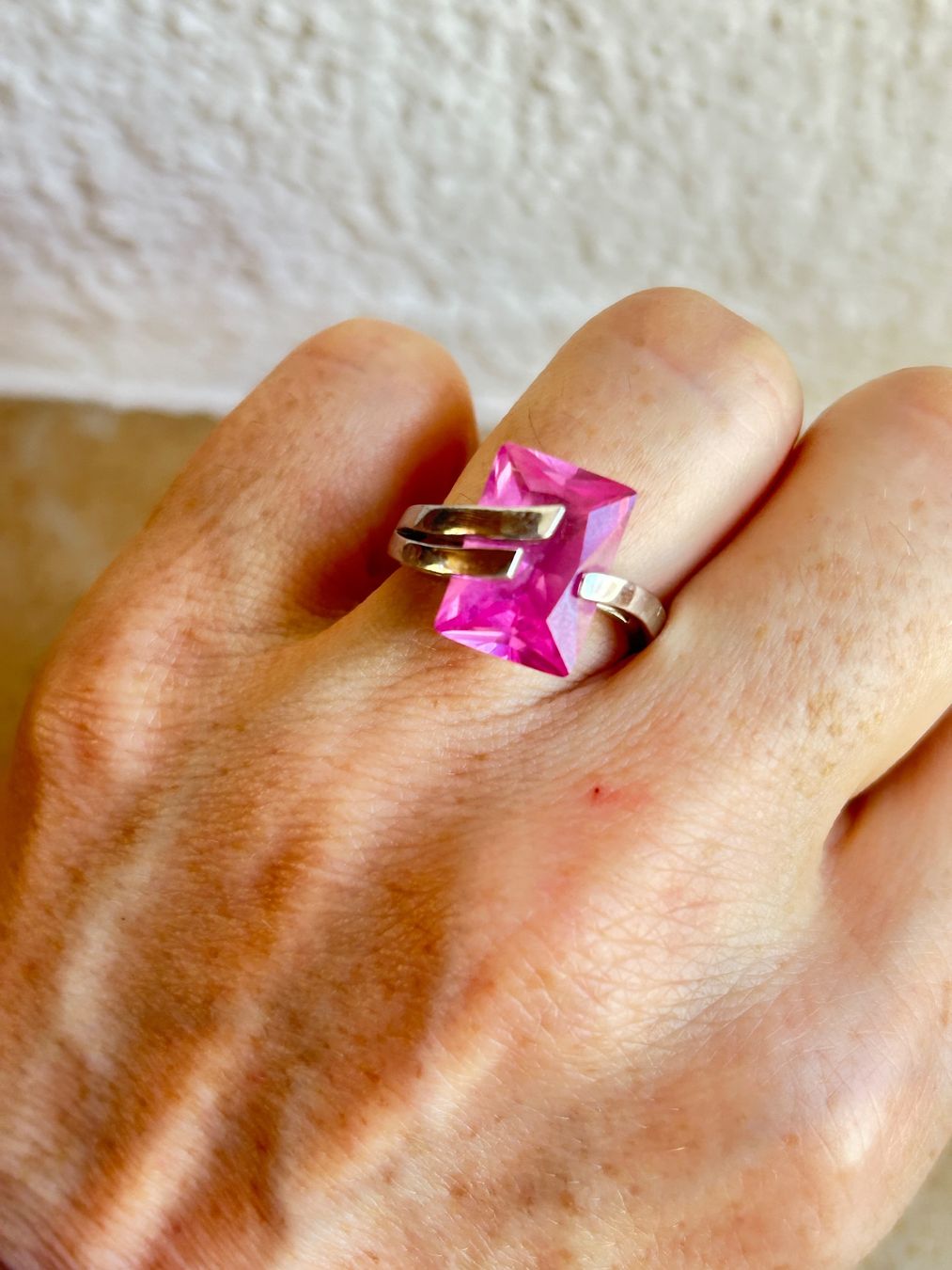 Ringe: Pinkfarbener Ring LIGHTFULL (56) – Gebraucht aus Laufen von belleskulptur