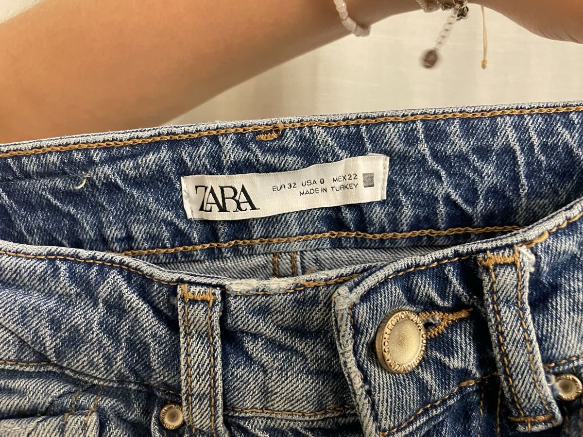 Zara Jeans: Denim Jeans ZARA Straight Blau 32 – Neu (gemäss Beschreibung) aus Stäfa von Phphch 1