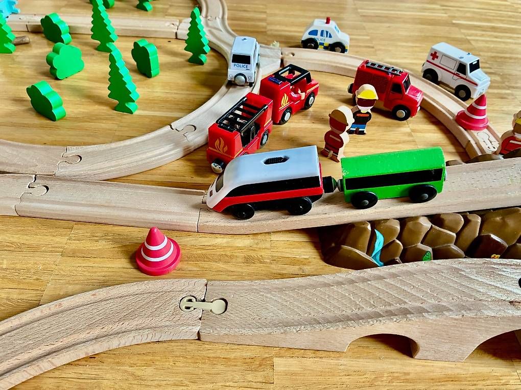 Giocattoli: Train en bois (marques differentes) – Usato da Geneva venduto da mar_lmq2 3