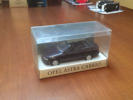 Opel Astra F Cabrio 1/43 no Minichamps
