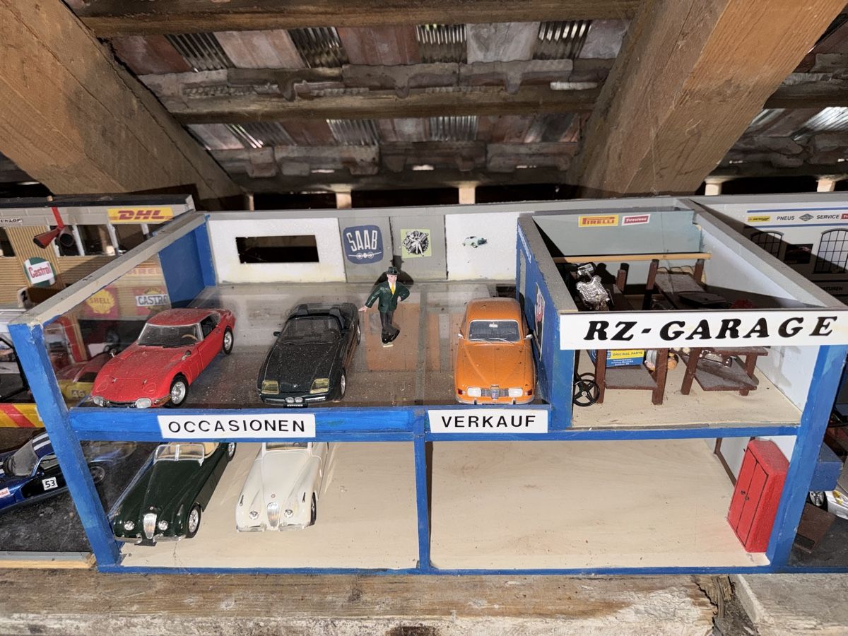 Modellini d'auto: Grosse Modellauto-Sammlung mit Dioramen – Usato da Rheineck venduto da kim_tqr7 2
