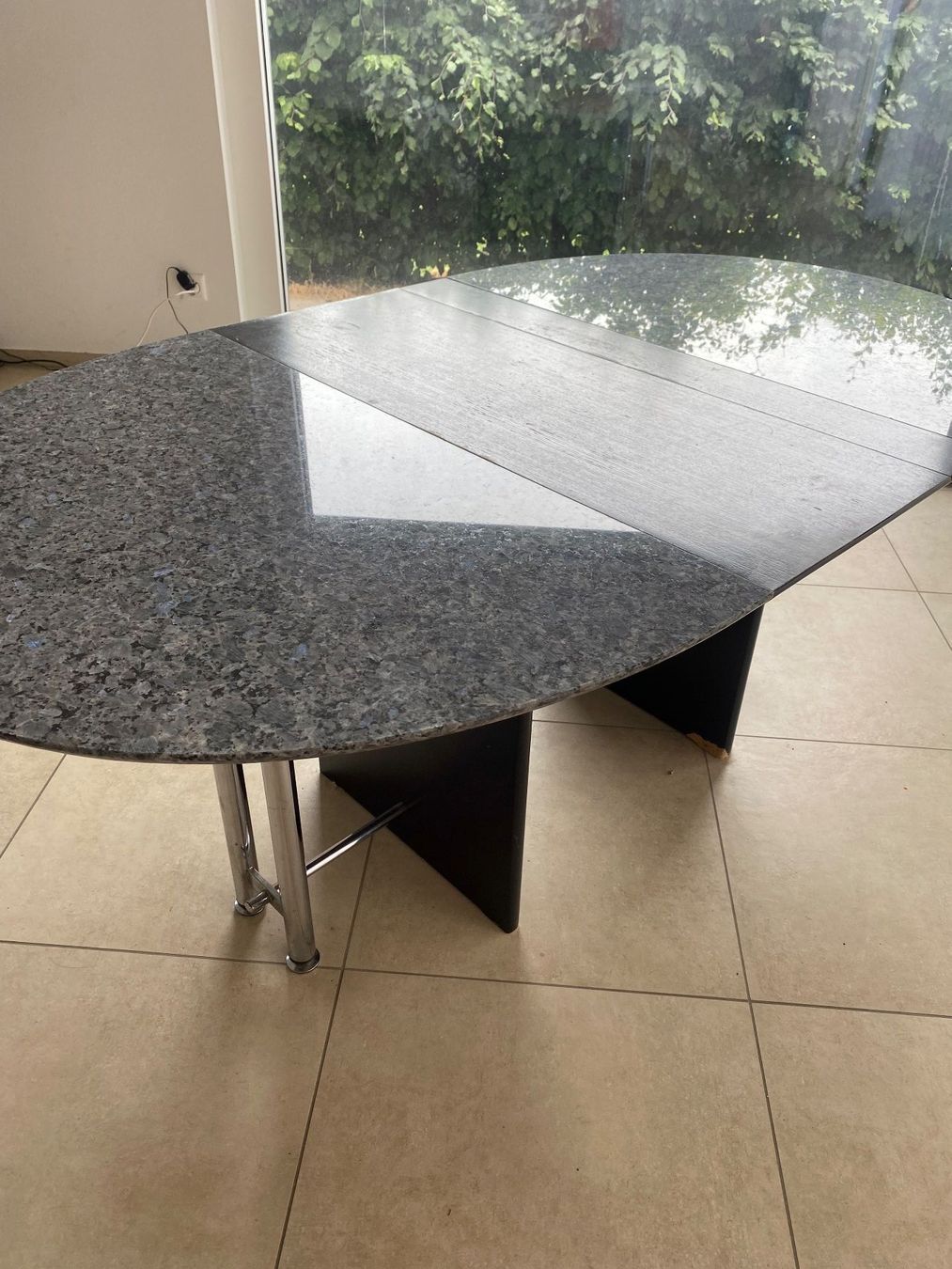 Tische: Esstisch Ausziehtisch Granitplatte Holz  oval – Gebraucht aus Uebeschi von Bosie