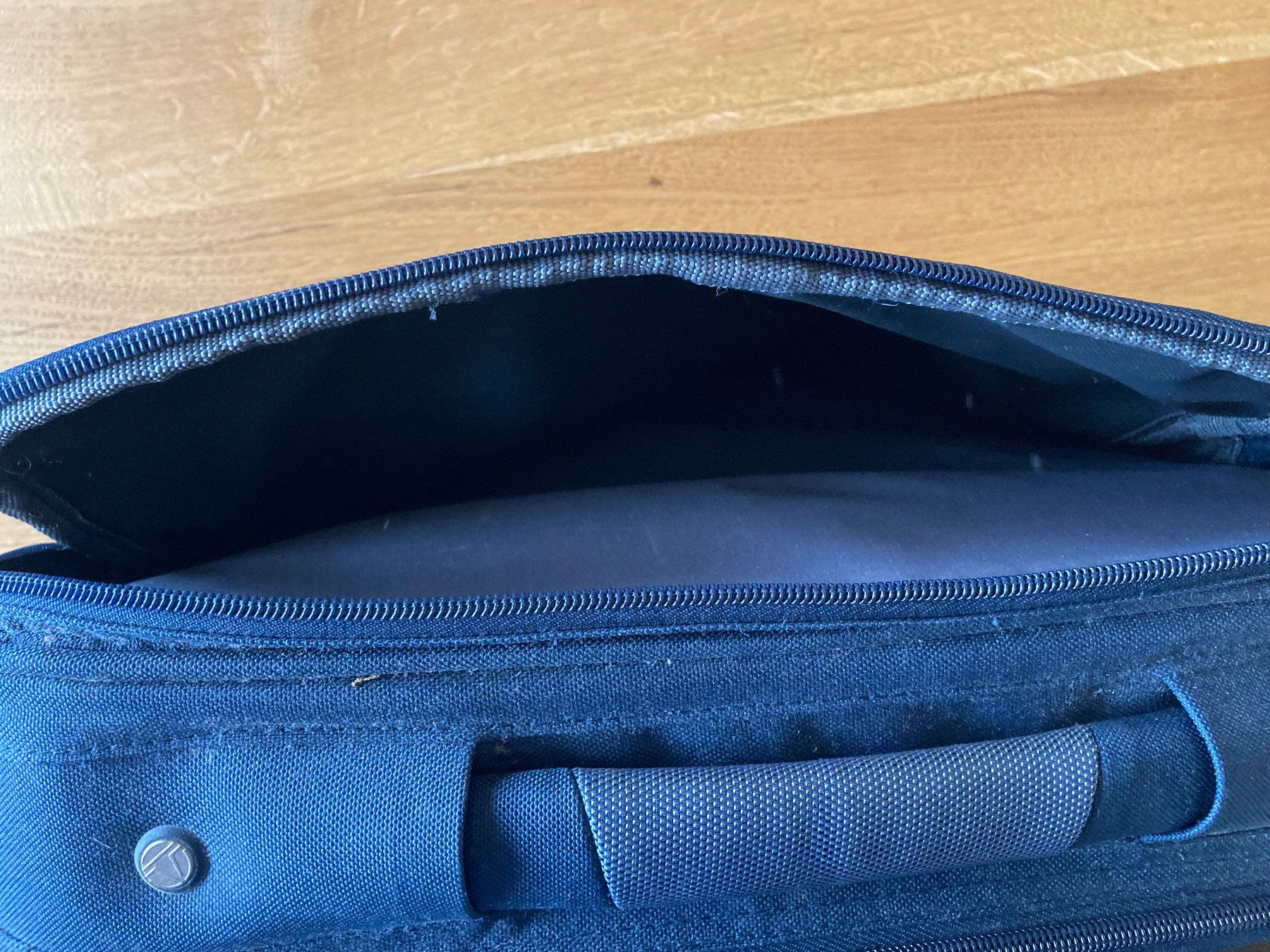 Borse: Reisetasche Laptop CAPRI  - Farbe Marine – Usato da Stäfa venduto da koopjesnu 4