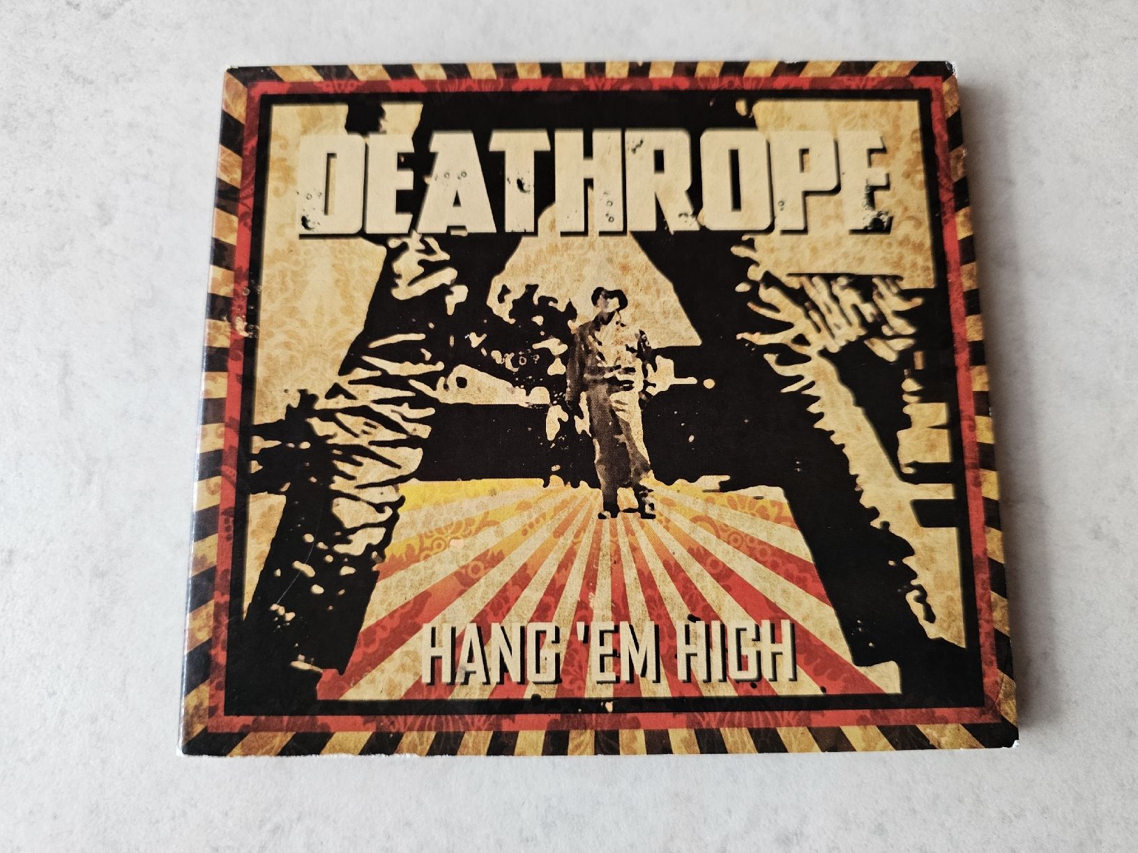 CD: Deathrope  -  Hang 'Em High – Usato da Schneisingen venduto da backstore24