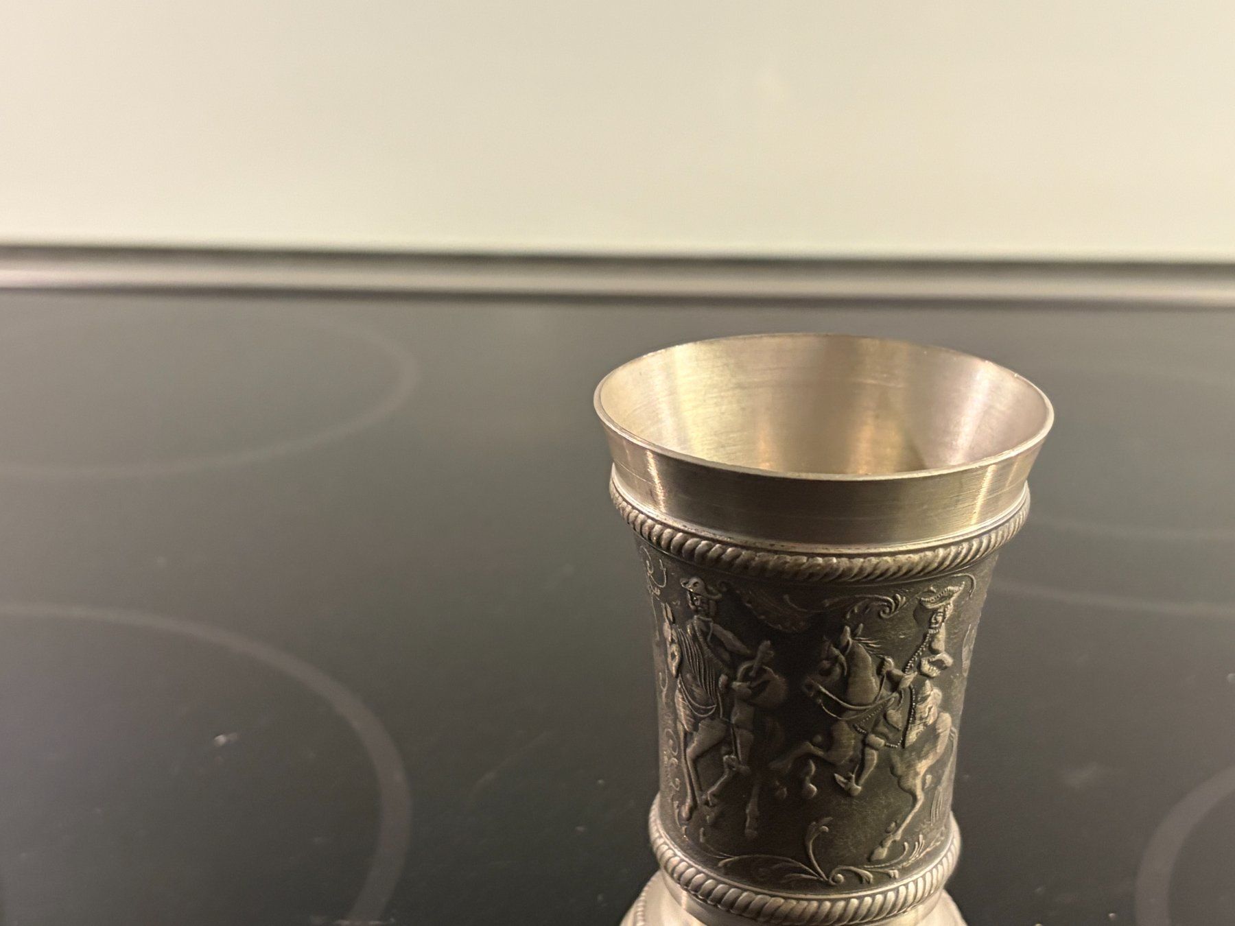 Tasses: Zinnbecher Reiter – D'occasion à Zürich par sru_6zc8 1