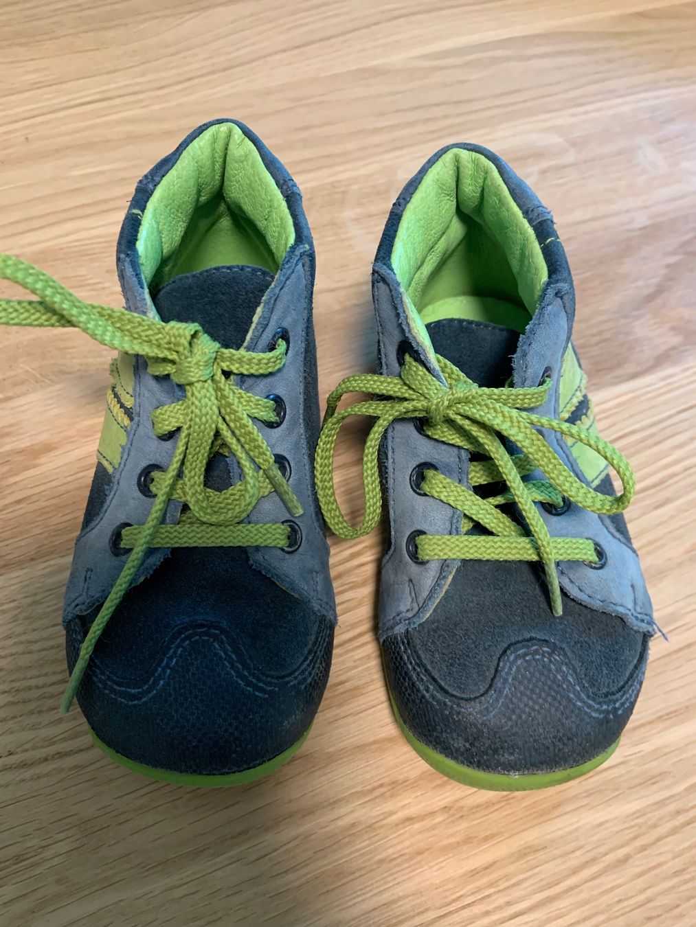 Scarpe per ragazzi: Babyschuhe Leder Gr.19 – Usato da Zürich venduto da bur_6jq9 2