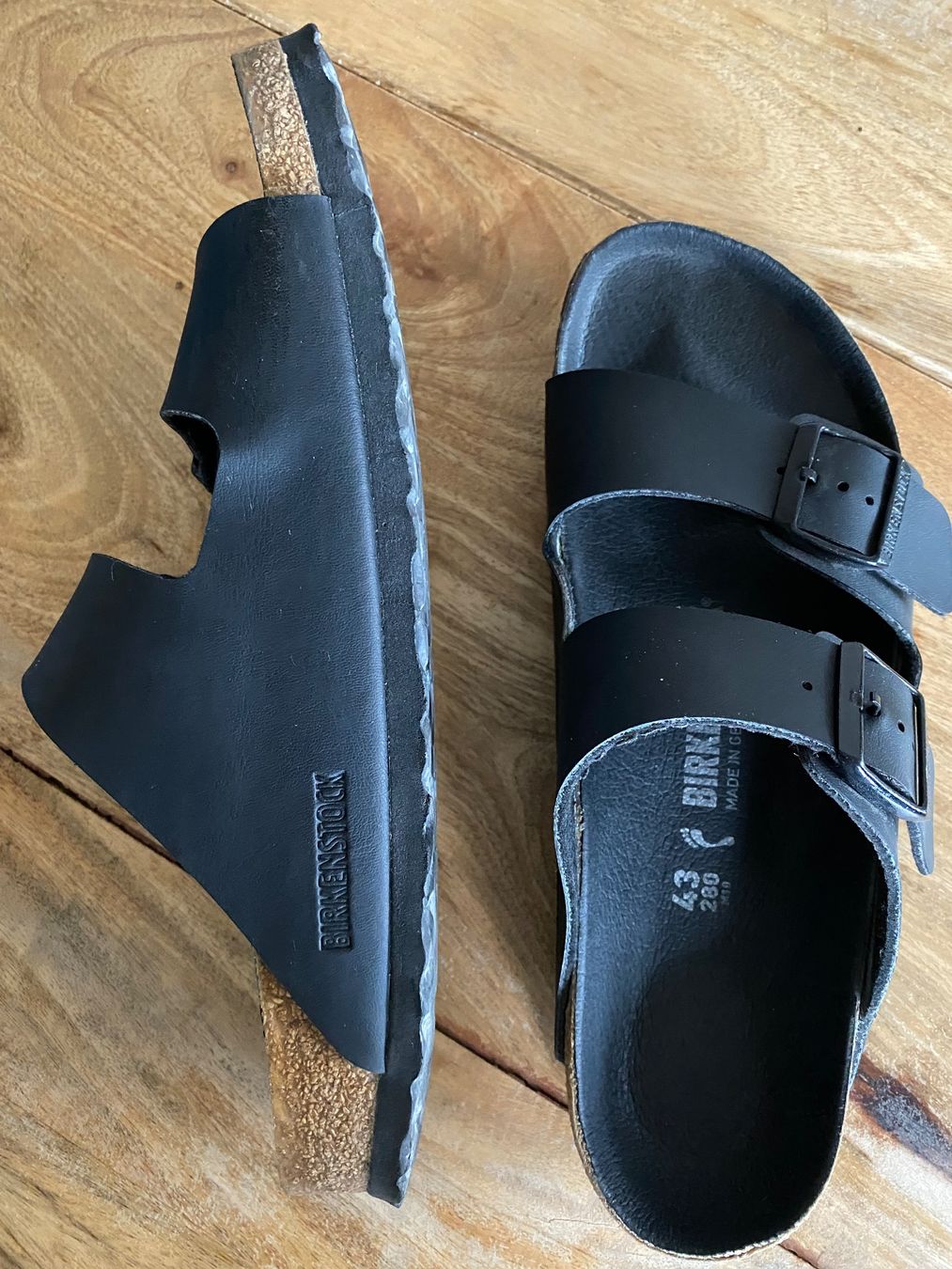 Birkenstock Scarpe da uomo: Birkenstock Sandalen schwarz 43 – Usato da Schlieren venduto da Javisnchz 3