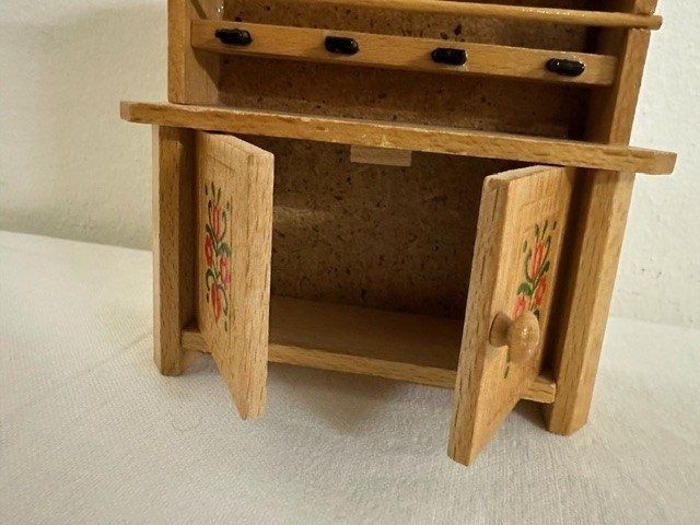 Case e mobili per bambole: PUPPEN-SCHRANK – Usato da Ostermundigen venduto da wini63 1