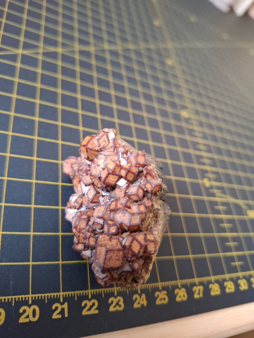 Minerali & Pietre curative: Andradit Granat ein Mineral – Usato da Zwieselberg venduto da Halifaxmendusli 4