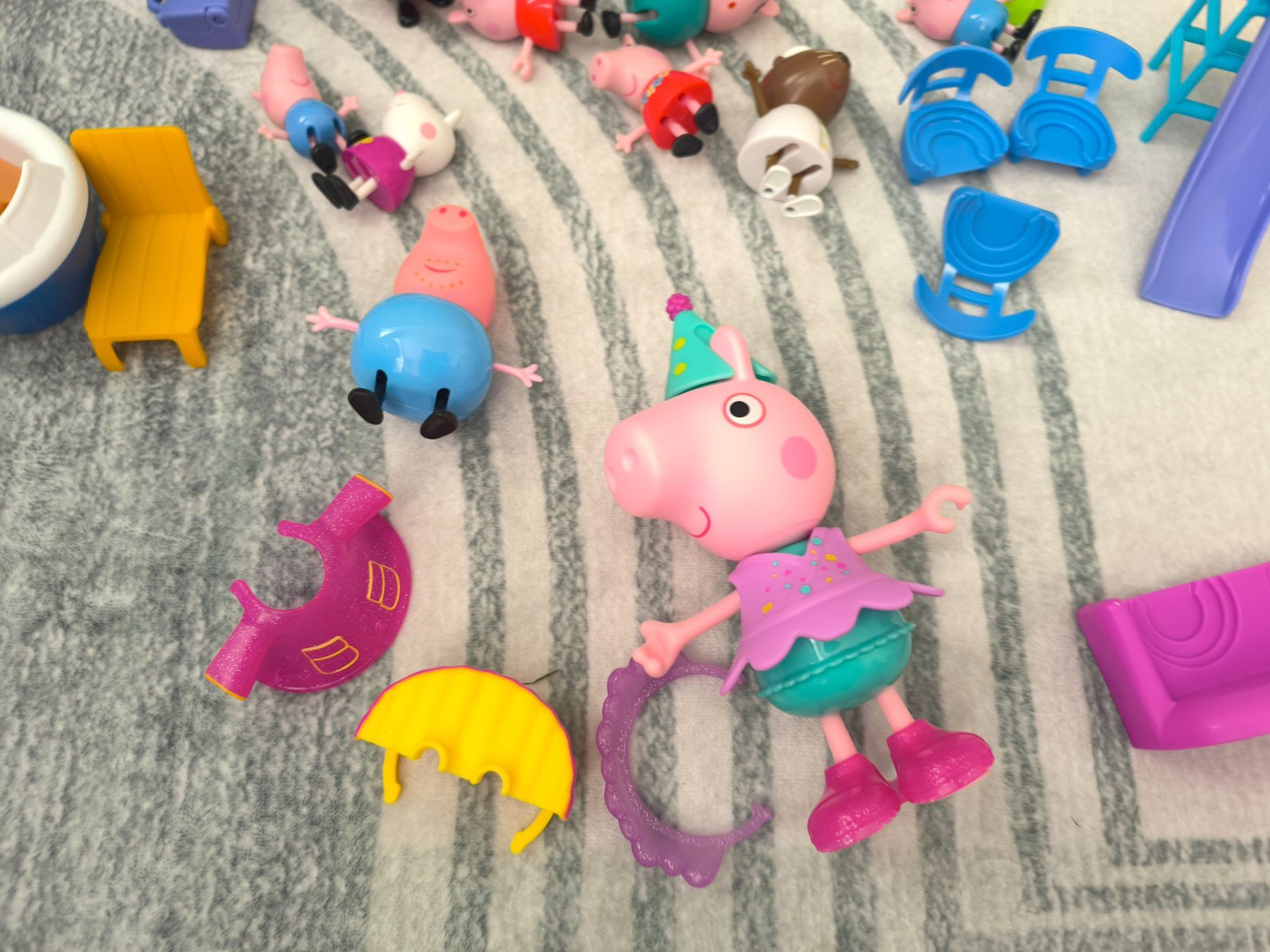 Giocattoli: Peppa Set – Usato da Kilchberg ZH venduto da Moshkitty 2