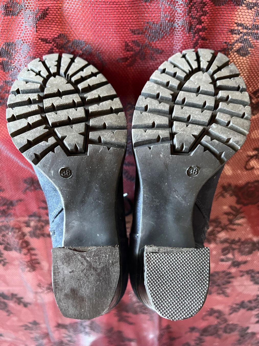 Damenschuhe: Bottines en daim, à lacets, bleu marine, taille 38 – Gebraucht aus Chézard-St-Martin von Cheyenne_75 2