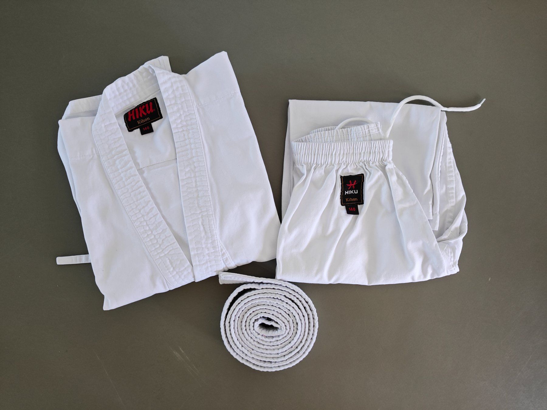 Completi: Karate gi 140 – Usato da Bern venduto da mea_c2ft