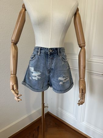 Pull&Bear distressed denim shorts, size 38, summer looked