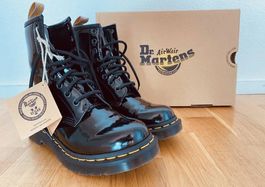 Dr. Martens Vegan 1460 Gloss Lack-Boots Schwarz  Gr. 36