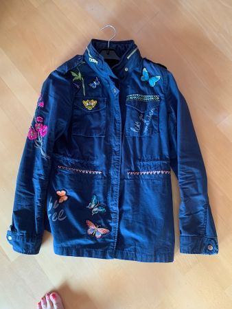 Desgual Jacke Grösse 38 mit verdeckter Kapuze