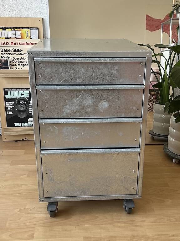 Eléments de bureau: H DESIGN Rollcontainer  verzinkter Stahl  4 Schubladen – D'occasion à Bern par nuriajael 1