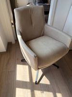 4x Drehbare Esszimmerstühle Leder, Neupreis 850 CHF/Stuhl