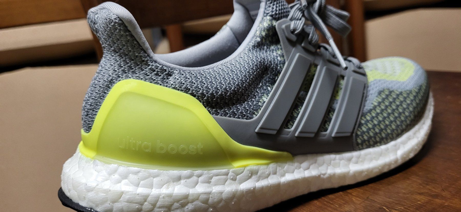 Scarpe da uomo: adidas Ultra Boost Grise Vert – Nuovo e nell'imballaggio originale da Chêne-Bourg venduto da ondazul