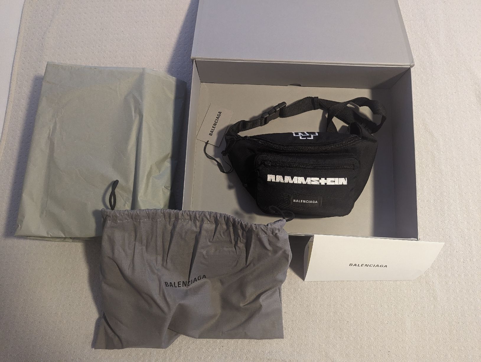 Balenciaga Borse: Rammstein x Balenciaga Gürtel- / Bauchtasche – Nuovo e nell'imballaggio originale da Ittigen venduto da Deriento 2