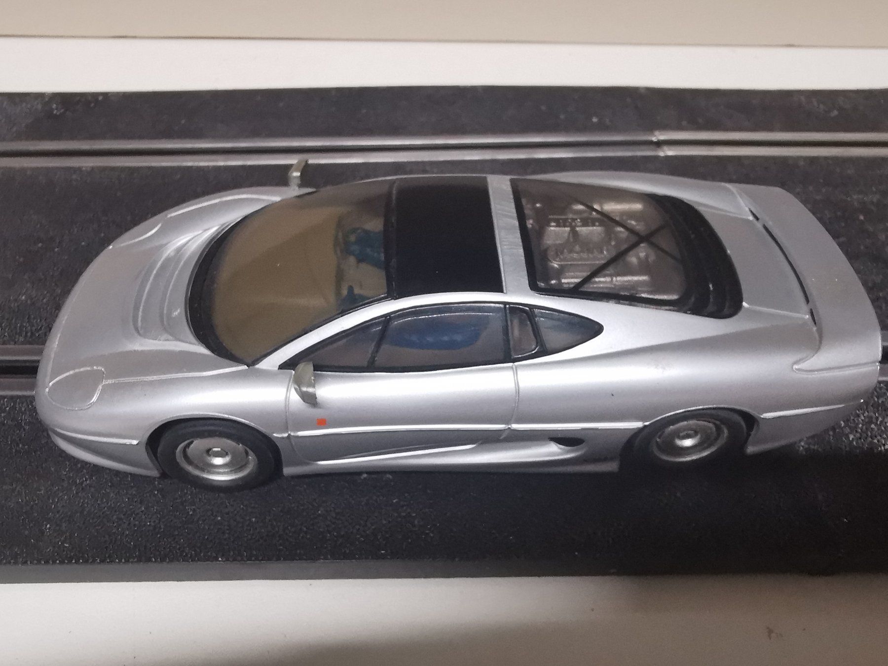 Piste: Scalextric Jaguar XJ220  1/32 – Usato da Winterthur venduto da Lonpos1 4