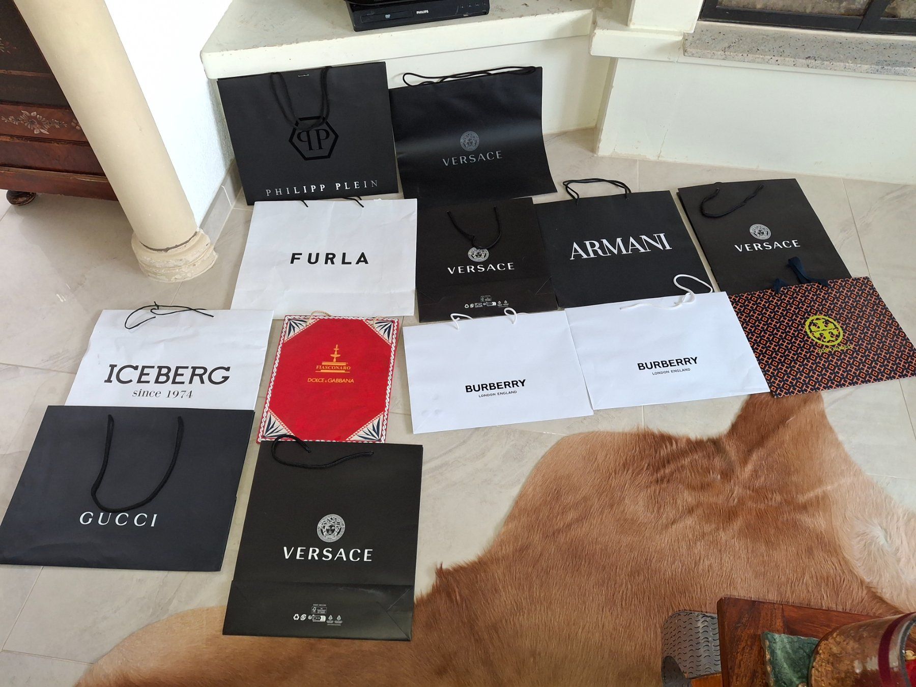 Borse: Tragtaschen Papier Designer – Usato da Baar venduto da PEPPE09