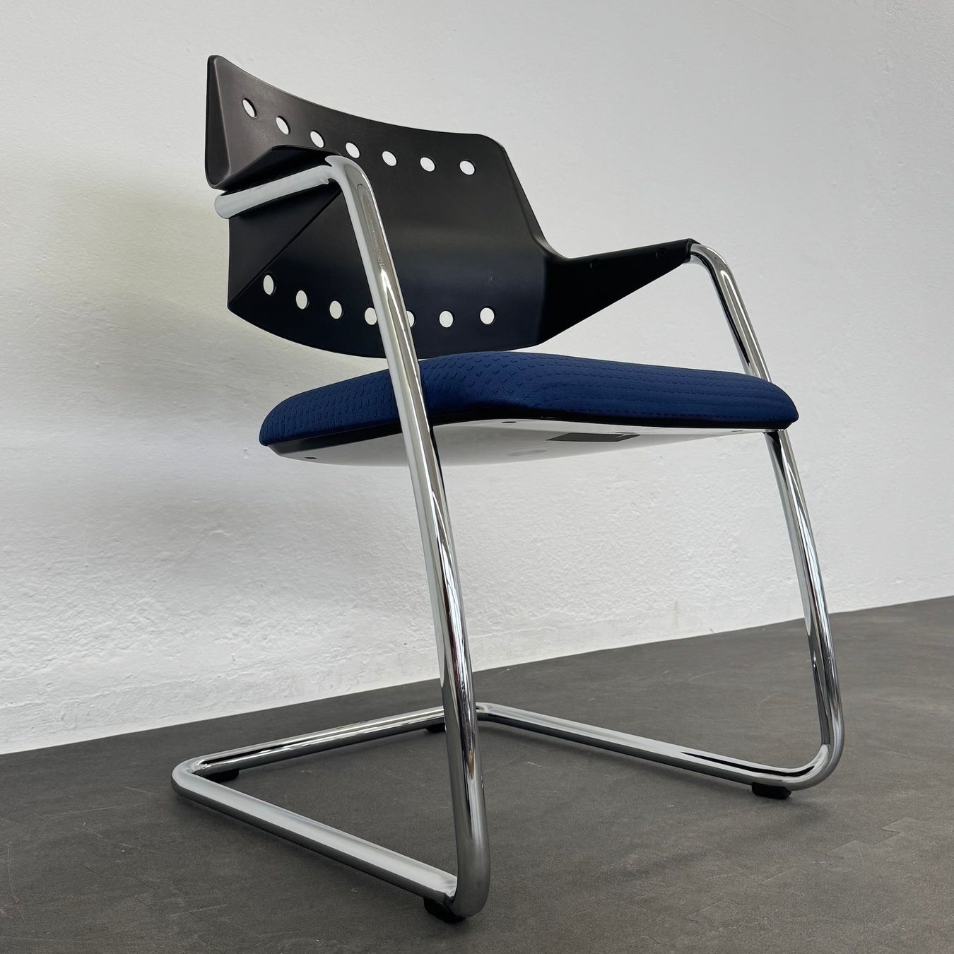 Girsberger Stühle: Girsberger 3300 Freischwinger mit Sitzfläche Stoff Blau - – Gebraucht aus Schönenwerd von mcofficeshop 5