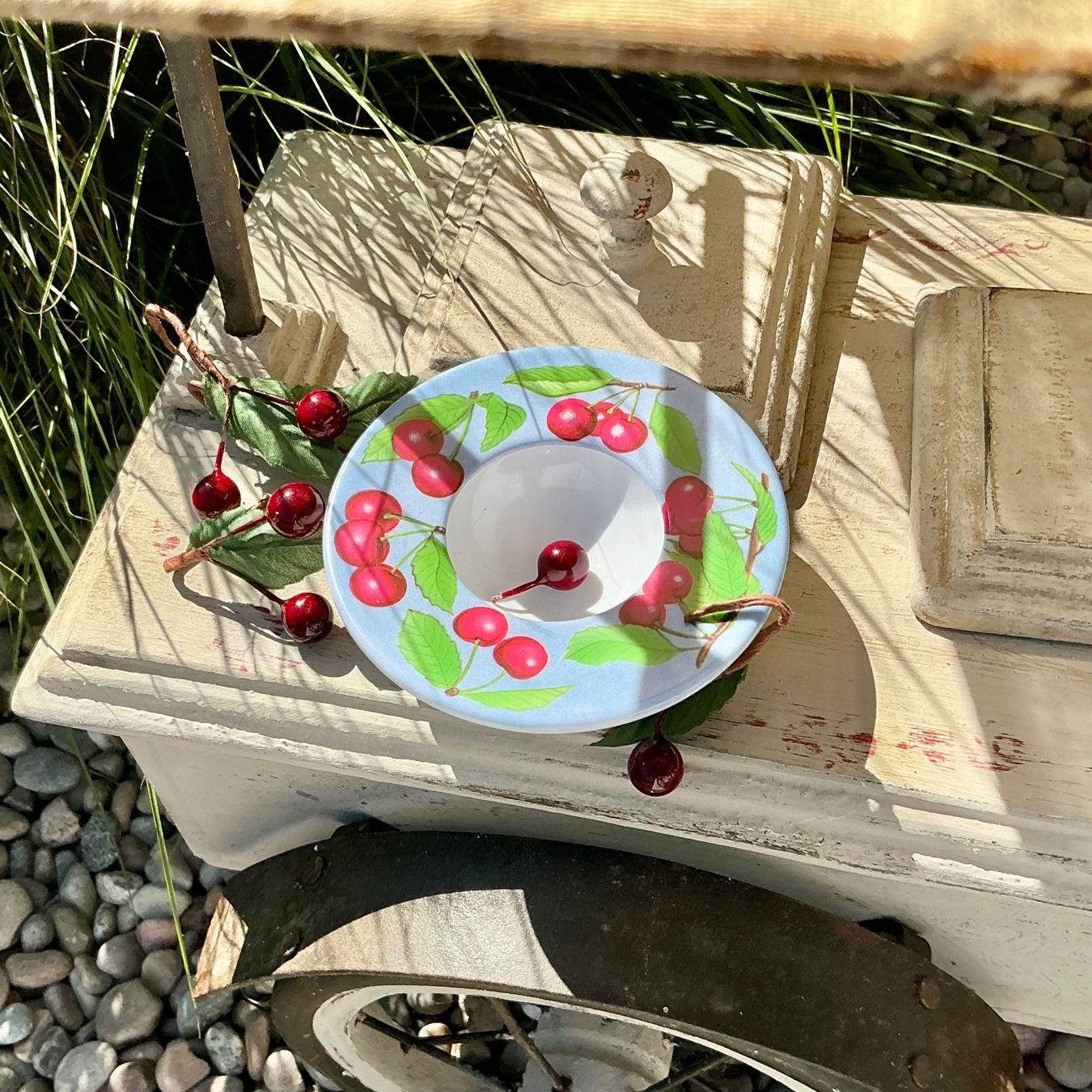 Assiettes: SÜSSES TELLERCHEN MIT KIRSCHEN – D'occasion à Zell LU par Silvermemory 4