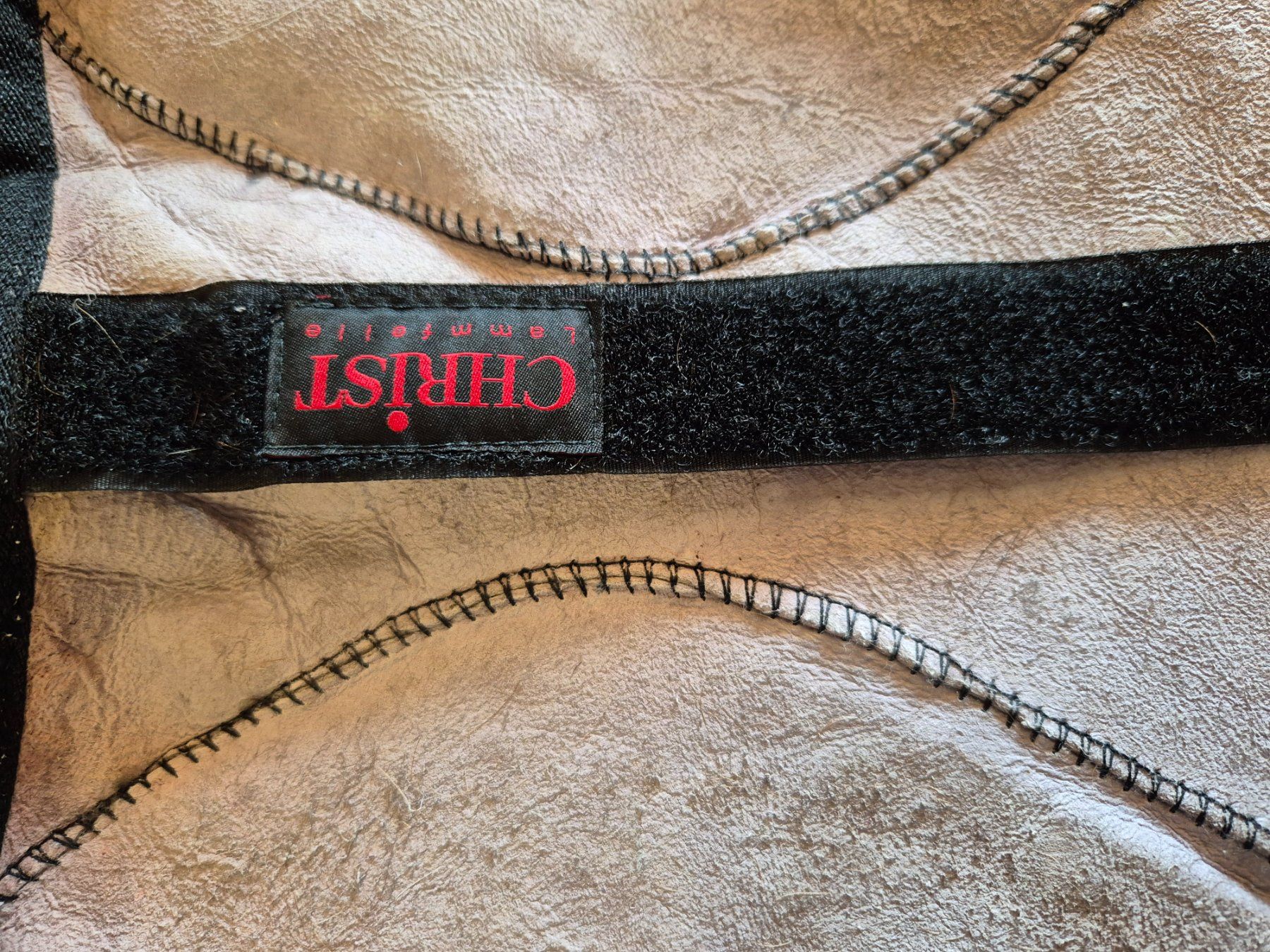 Christ Selle & Accessori: Christ Lammfell Sitzbezug Sattelüberzug – Usato da Meggen venduto da Orrinka20 2
