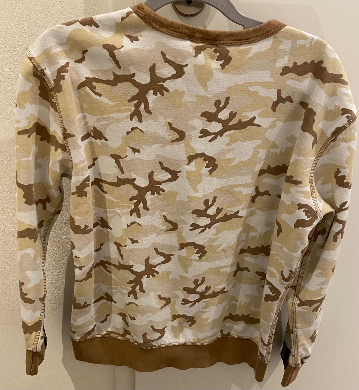 Adidas Pullover & Sweatshirts: Adidas Sweatshirt Camouflage brauntöne – Gebraucht aus Hunzenschwil von Reche71 1