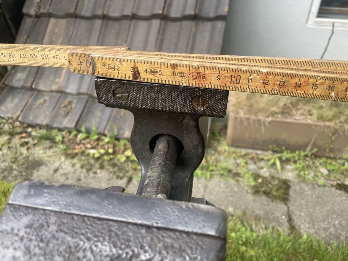 Gressel Tutti gli attrezzi: Gressel Schraubstock 100 mm,mit Gebrauchsspuren – Usato da Willisau venduto da Marcello63 1