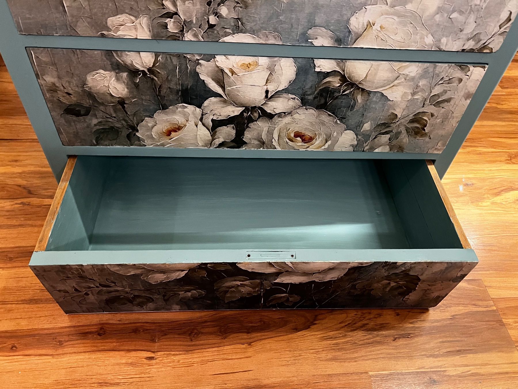 Cassettiere: Upcycling-Kommode, Shabby Chic Look, hellblau – Usato da Flurlingen venduto da MIPILG 6