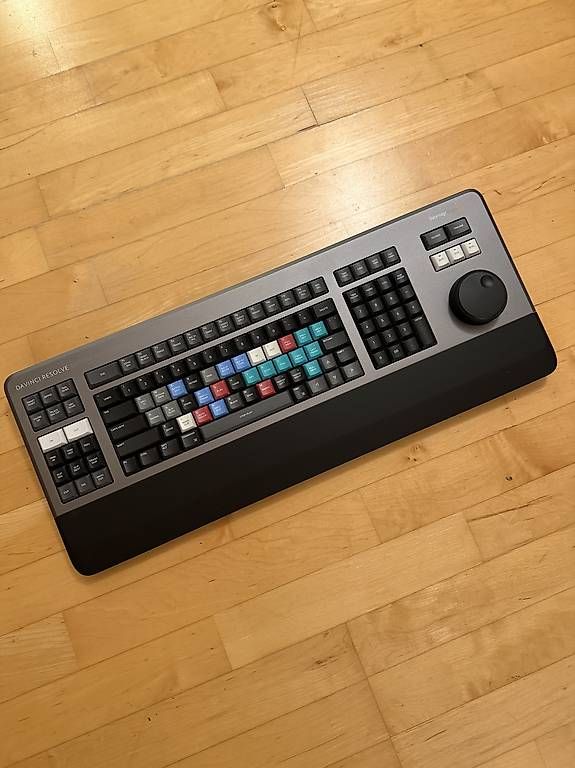 Blackmagic Tastaturen: Blackmagic DaVinci Resolve Editor Keyboard, wie neu – Gebraucht aus Bern von Sellionaire_007