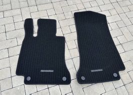 4-teiligen Satz Mercedes C-Fußmatten in Schwarz