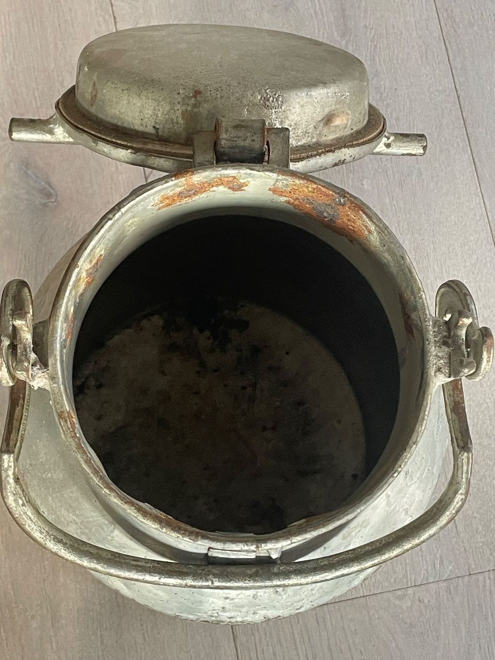 Schweizer Armee Agricoltura: Alte Schweizer Milchkanne mit Bügelverschluss – Usato da Volketswil venduto da rubin74 3
