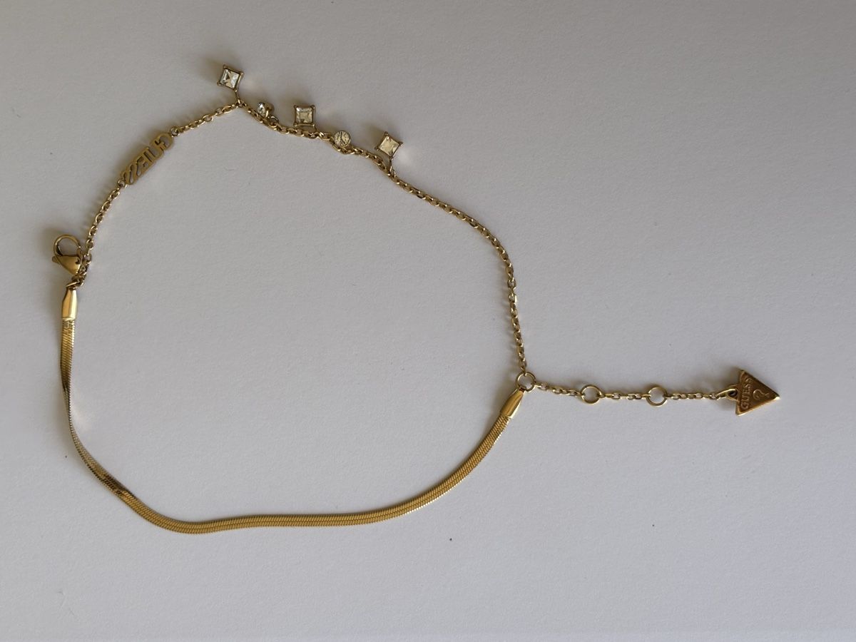 Armbänder & -reifen: Guess Armband – Gebraucht aus St. Gallen von BeaBandi