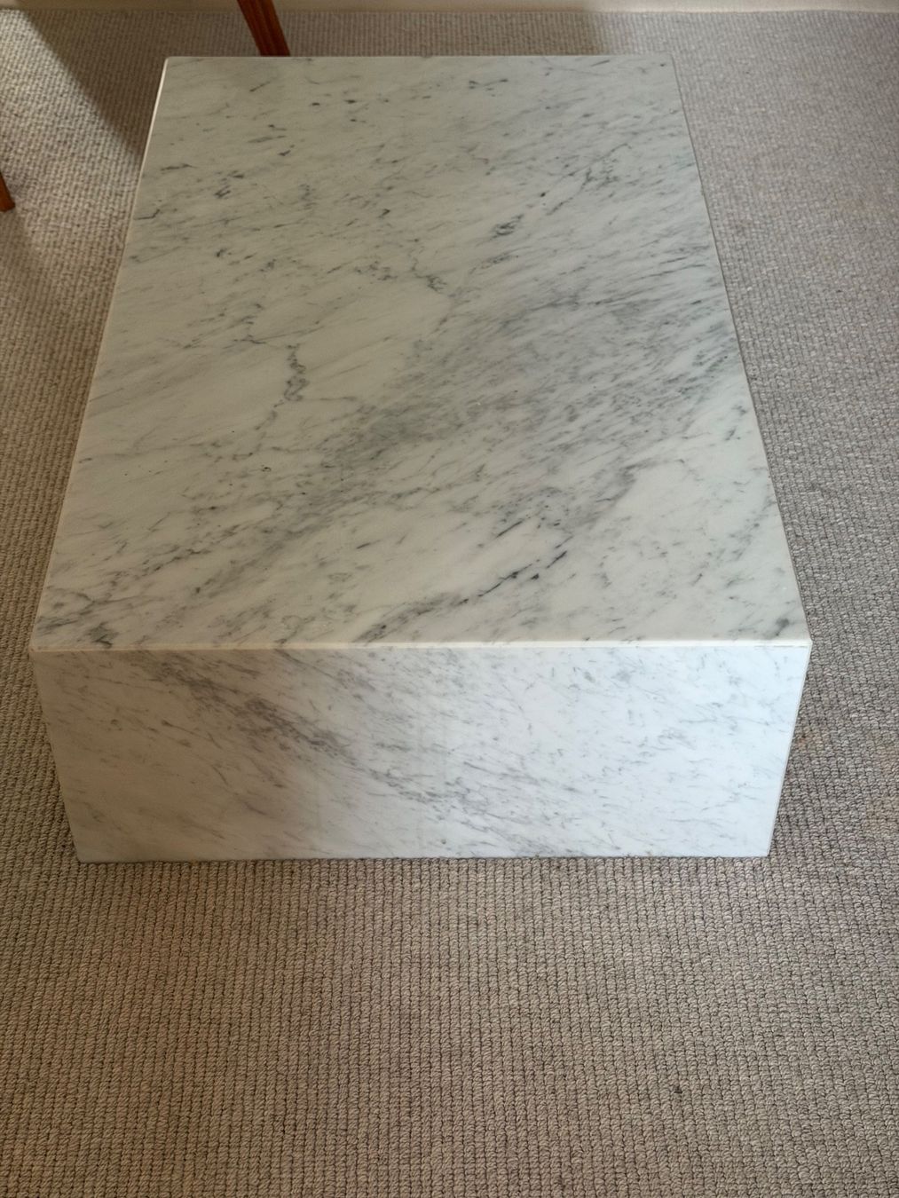 Tavoli: Marble plinth low coffee table by Norm Architects – Usato da Zürich venduto da bel_58jw 1