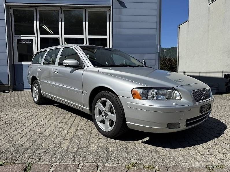Automobili: Volvo V70 2.5 20V T 210 Move AWD – Usato da Langenthal venduto da Goergens10