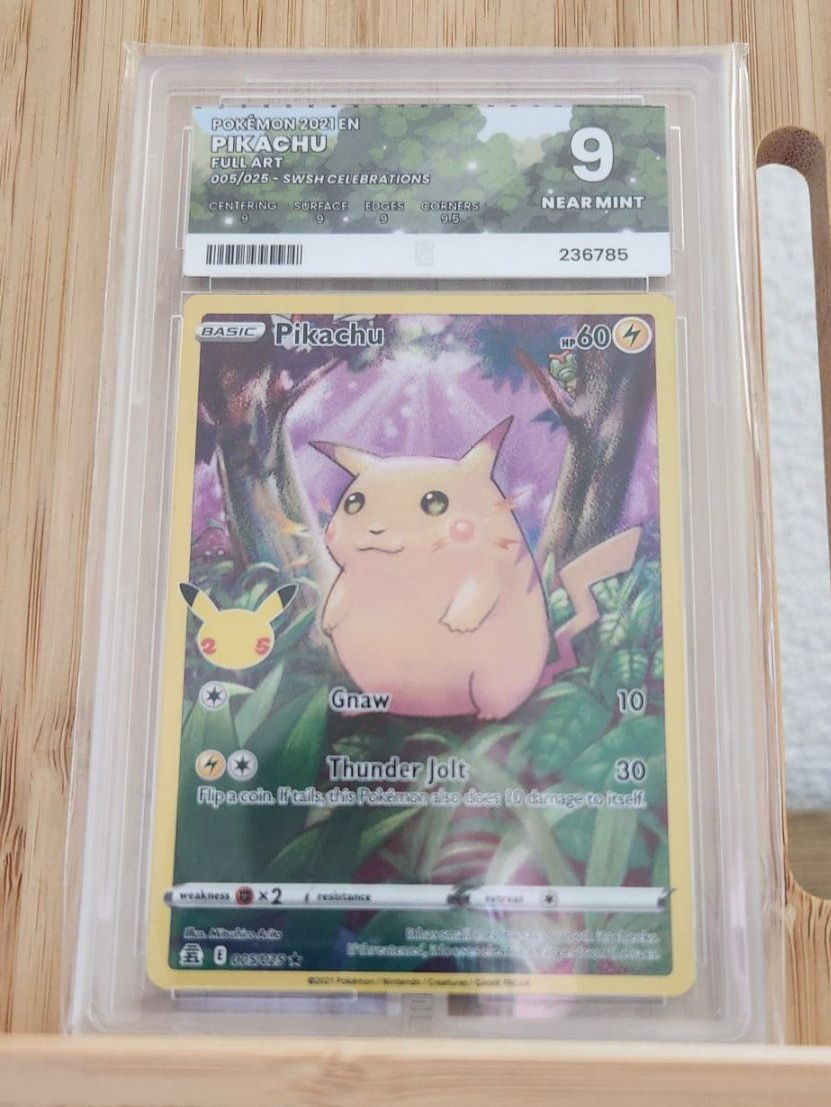Pokémon Carte collezionabili: Pikachu Celebrations n°005 - Pure Grading 9 – Nuovo e nell'imballaggio originale da Moutier venduto da tom_9zxw