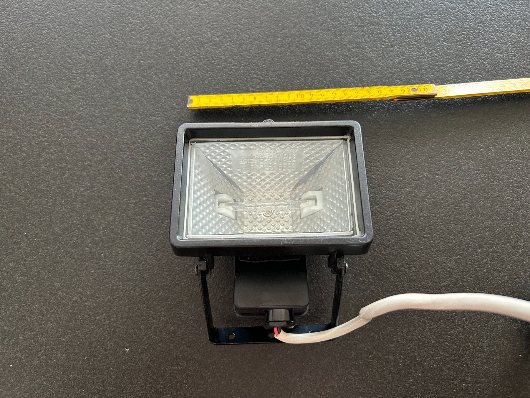 Lampes: Strahler 230V mit Kabel gebraucht – D'occasion à Root par Mpcshop