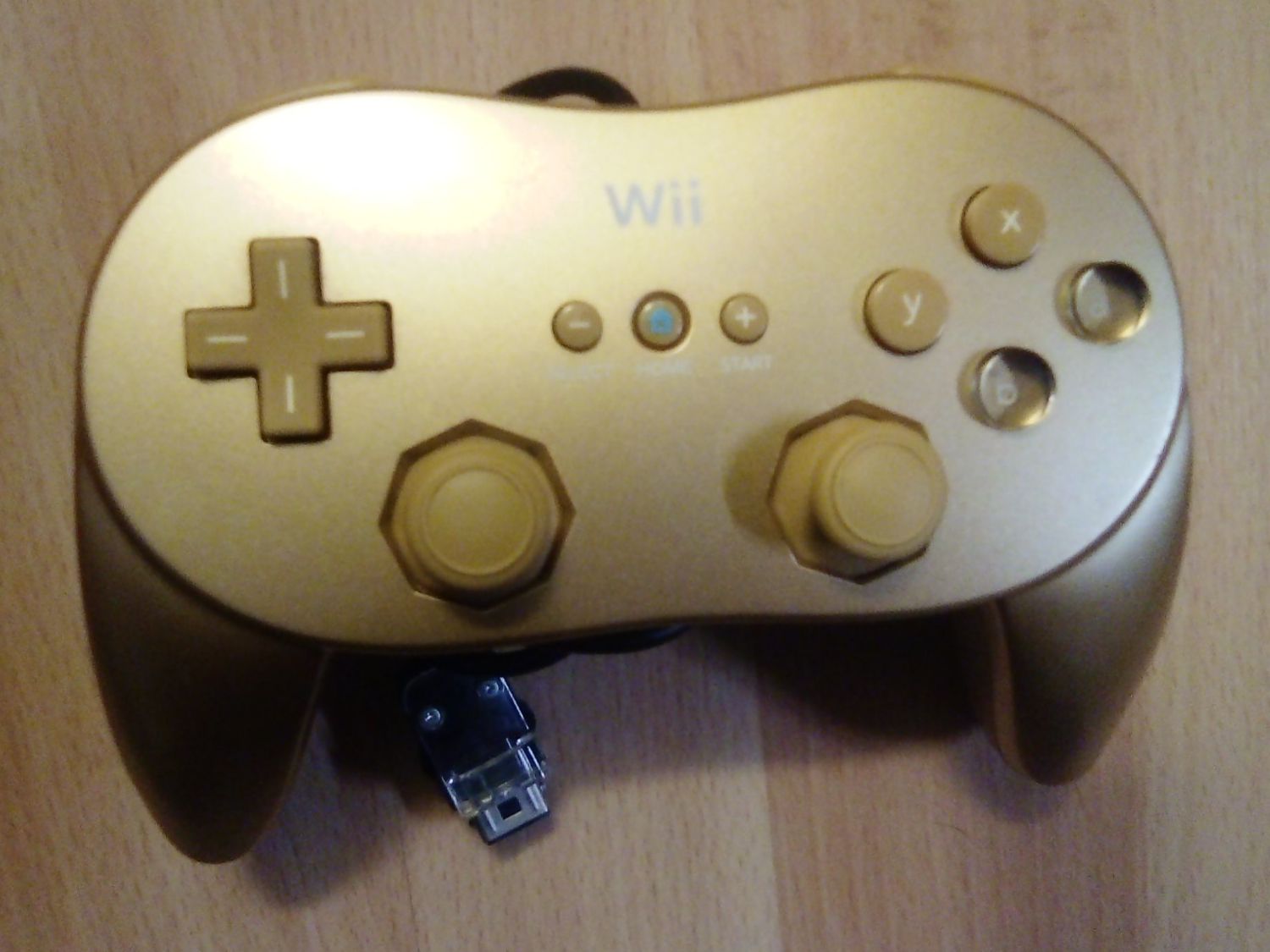 Nintendo Controller: Club Nintendo Wii Classic Controller Pro Gold – Neu (gemäss Beschreibung) aus Winterthur von Colonica