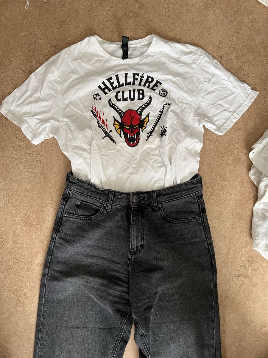 Lotti di vestiti: Stranger Things Outfit – Usato da Dietikon venduto da vnsmrc