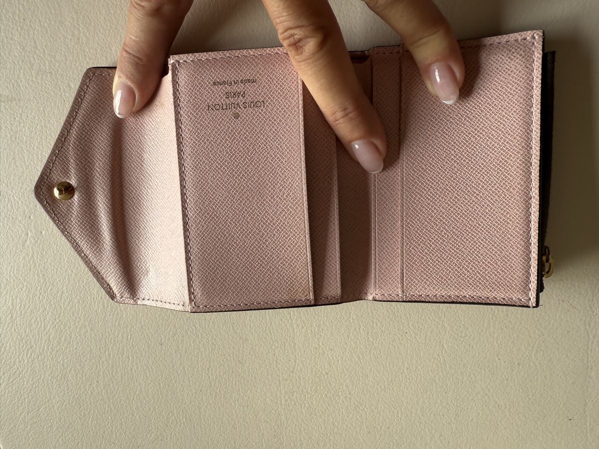 Louis Vuitton Portamonete: Louis Vuitton Victorine wallet mit Box – Usato da Zollikon venduto da sba_5tf2 4