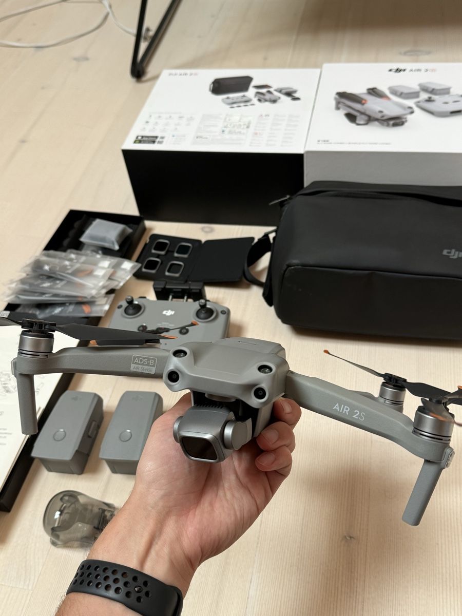DJI Modellismo RC: DJI AIR 2S Drohne - Fly More Package – Usato da Bern venduto da hammron2000 2
